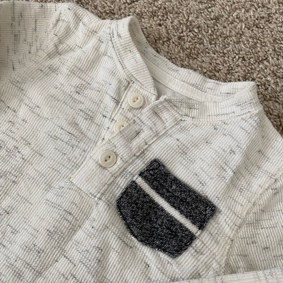 Cat & Jack toddler boys long sleeve button down henley tshirt top size 18 months - Picture 4 of 7